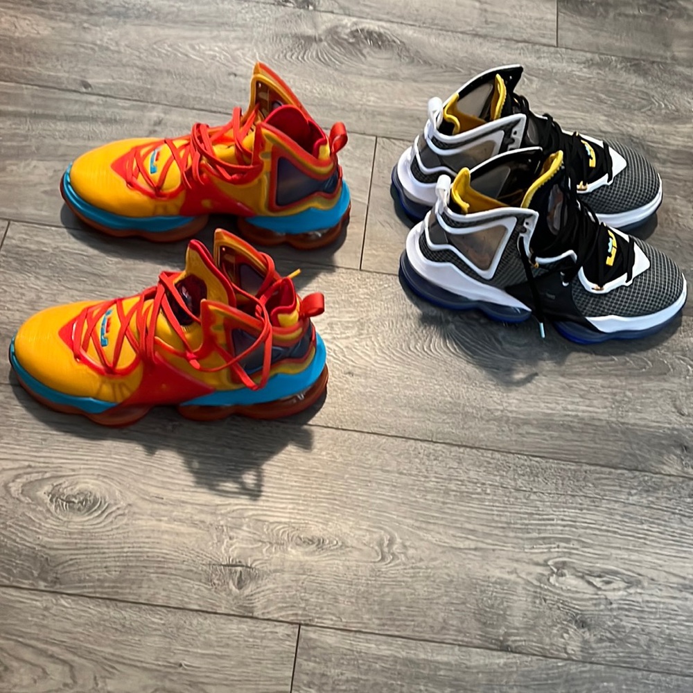 Nike LEBRON XIX